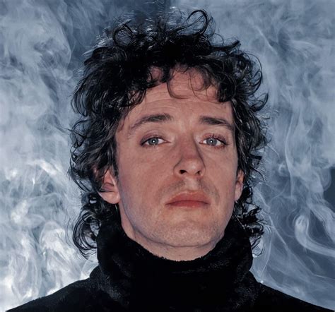 DESDE EL PAPEL - Gustavo Cerati - LETRAS.COM