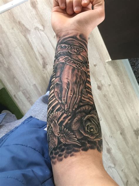 cool tattoos in arm