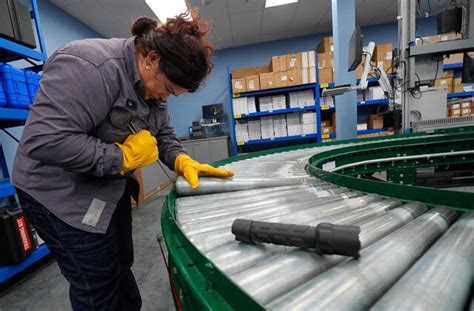 Sluggish Hiring Closes Out a Frustrating Year for Job Seekers Though ...