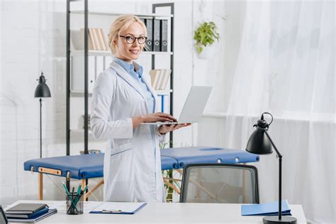 How to Become a Chiropractor - Brand Chiro