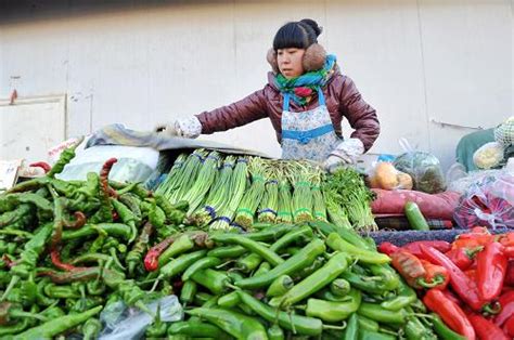 宁夏银川：控价蔬菜 平抑物价