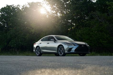 2021 Lexus ES Revealed with AWD and Black Line Edition - autoevolution