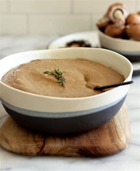 Vegan Mushroom Gravy - #foodbyjonister