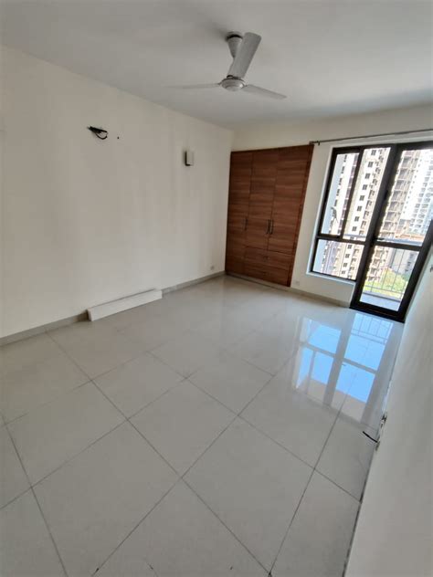 Rental 2 Bedroom 1125 Sq.Ft. Apartment in Unitech The Residences ...