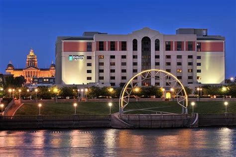 Ok for one night - Review of Embassy Suites by Hilton Des Moines ...