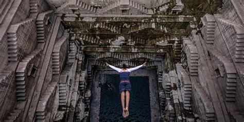 Cliff diving in India: Toorji step well in Jodhpur