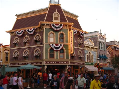 Best Disneyland Restaurants and Places to Eat - Thrillist