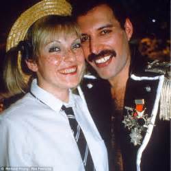 Where HAS Freddie Mercury's 'wife' hidden his ashes?: The discovery of ...