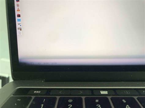 Linhas horizontal na tela do MacBook Pro Touch Bar 2017 - Laptops - MM ...