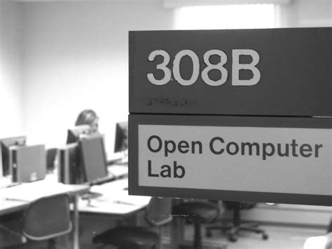 Computer Lab Sign Examples 的图像结果