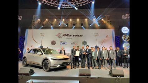 Hyundai Exter wins the Indian Car of the Year award at ICOTY 2024 ...