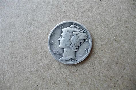 How Much is a 1935 Mercury Dime Worth? (Price Chart)