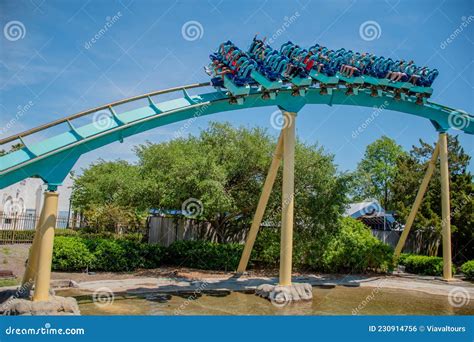 People Having Fun Terrific Kraken Roller Coaster at Seaworld 2 ...