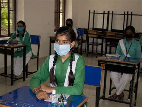 इस स्कूल के 76 बच्चे हैं खास, जुड़वां न होकर भी एक-दूसरे से मिलती है ...