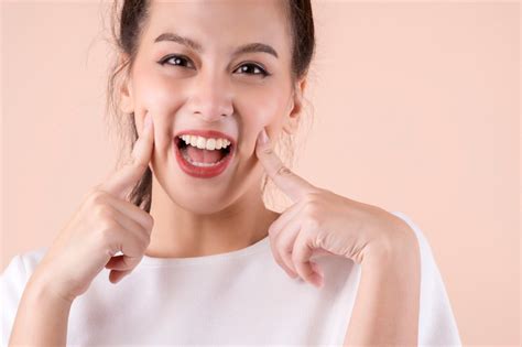 Some Facts On Teeth Whitening