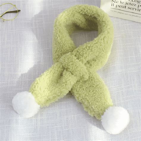 Shop Online Unisex Green Solid Applique Neck Warmer at ₹769