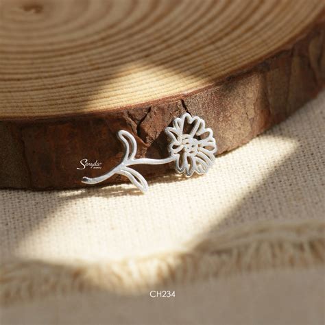 Birth month flowers in jewelry: The perfect meaningful gift