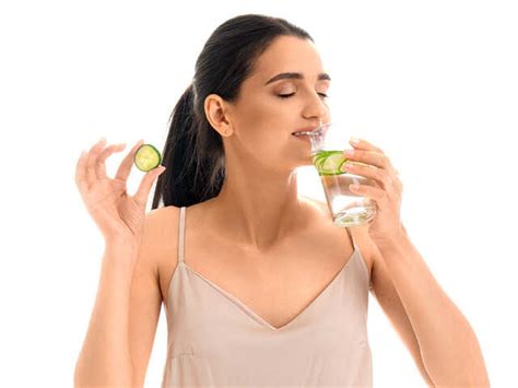 5 Infused Water Recipes to Detox After The Holiday Season | Femina.in