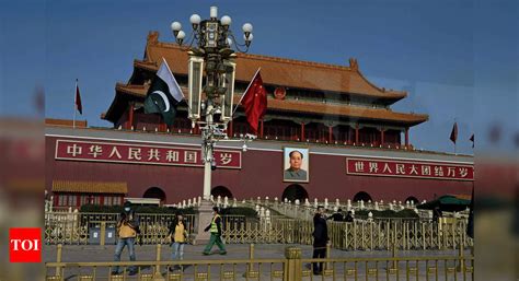 Pakistan PM Shehbaz Sharif lands in Beijing to discuss economy, debt ...