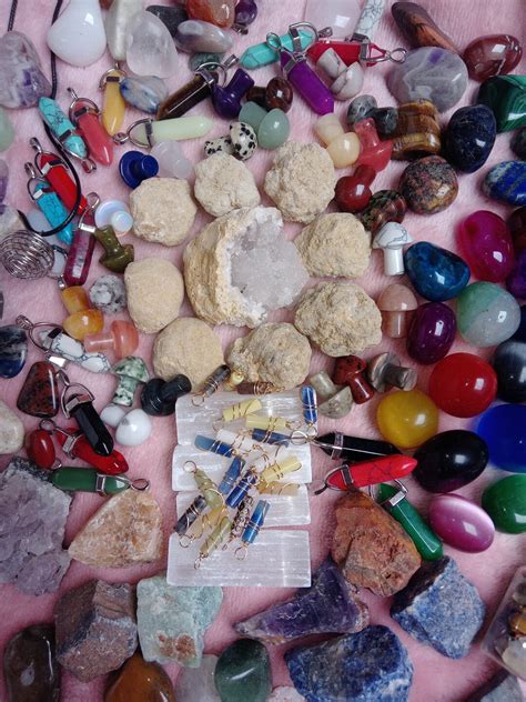 Crystal Advent Calendar. Carvings, Geodes Jewellery, Tumbles and More ...