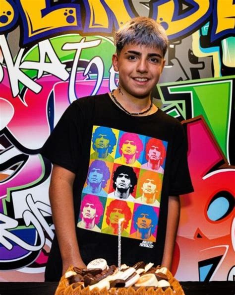 La remera de Benjamín Agüero con imágenes de Diego Maradona que causó ...