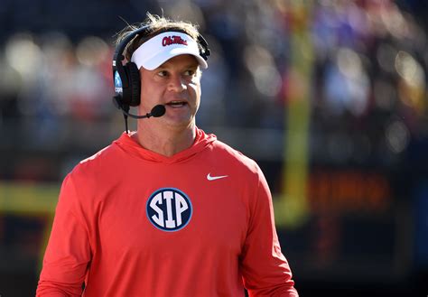 What did Tennessee fans throw at Lane Kiffin? A look back when Ole Miss ...