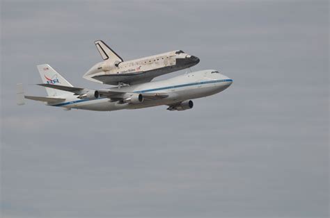 Discovery arrives at Dulles | Passenger jet, Aircraft, Passenger
