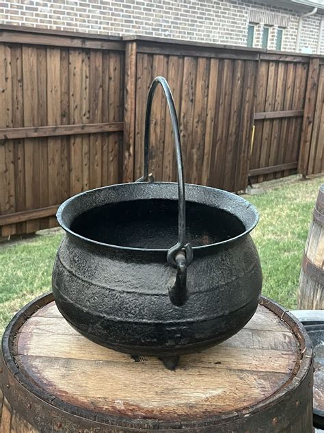 Antique Savery & Co., Philadelphia 5 Gallon Cast Iron Pot/Cauldron ...