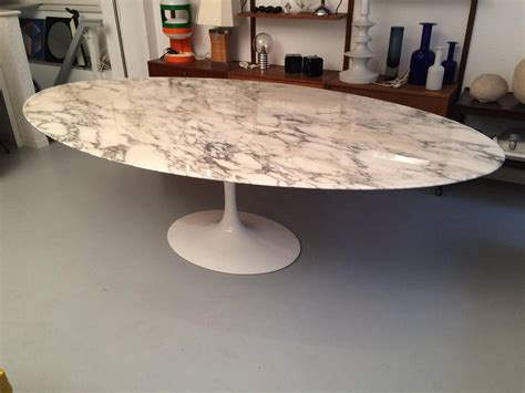 Eero Saarinen Marble Oval Dining Table at 1stdibs