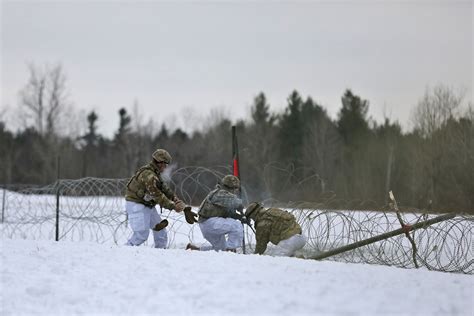 Platoon live fire certification in the snow | Article | The United ...