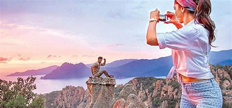 10 Famous Bollywood Films Whose Original Names Will Leave You Surprised