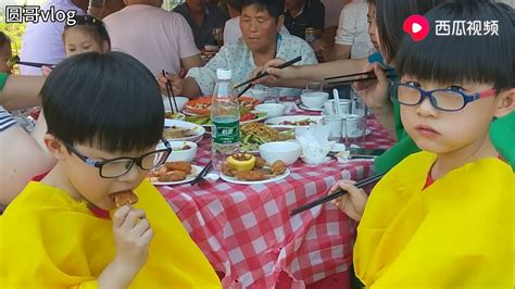 安徽蚌埠:全村人在一起吃饭，流水席这么大的规模你见过吗？ - YouTube