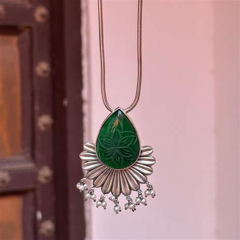 Emerald Stone Floral Silver Oxidised Pendant – 925 silver
