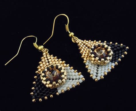 Image result for Triangle Seed Bead Tutorial