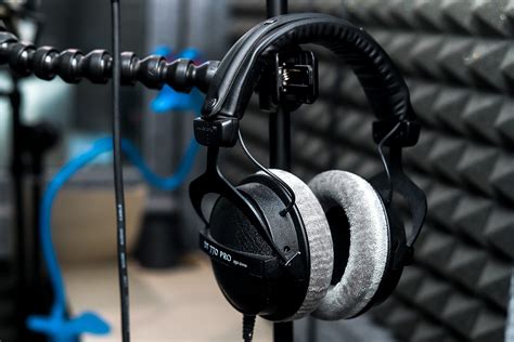 Overcoming nerves for public speaking and podcast recording - Nic Redman
