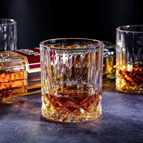 NEWTOWN-Whiskey Glass Premium Unique Shape Glass, chex Type Design ...