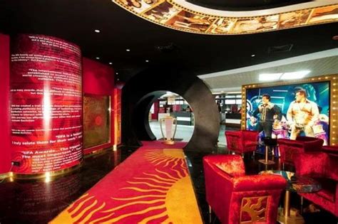 Hand-tufted Custom-made Carpets - Designer Handloom Carpets Trader ...