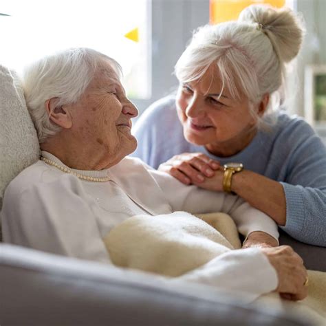 7 Tips for Choosing the Right Home Care Aide | Elara Caring