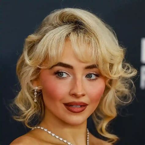 Sabrina Carpenter height weight, husband, net worth (2025)