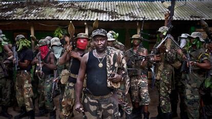 Reporteros sin Fronteras Más allá del fuego cruzado: una fotógrafa en ...