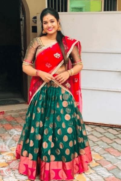 Crop Top & Skirts/Lehangas