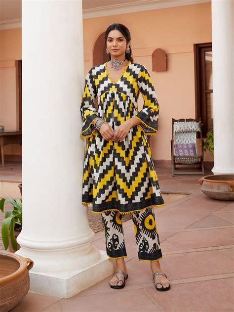 Buy White Blue Printed Cotton Kurta with Pants- Set of 2 | VJ184S24/02 ...