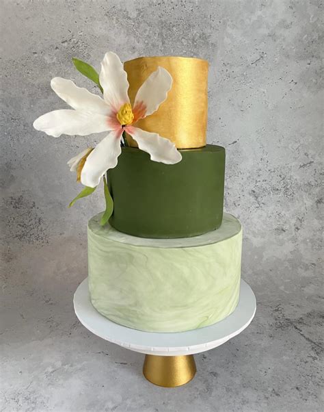 How to Choose the Perfect Engagement Cake: Top Picks You Can't Miss