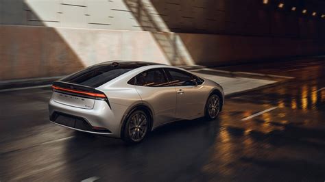 10 Hybrid Cars That Are Affordable And Eco-Friendly