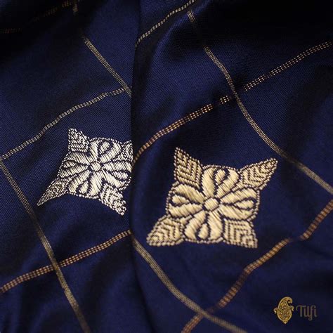 Navy Blue-Coral Peach Pure Katan Silk Banarasi Handloom Saree - Tilfi