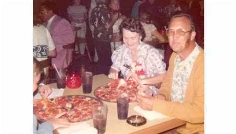 First Pizza Restaurant 的图像结果