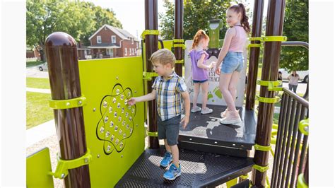 Soldiers and Sailors Park - Compact Nature-themed Playground