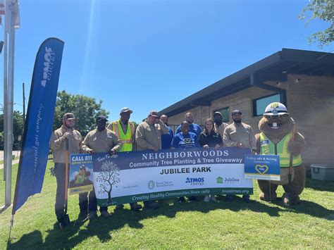 Jubilee Park Welcomes 15 New Trees - Texas Trees Foundation