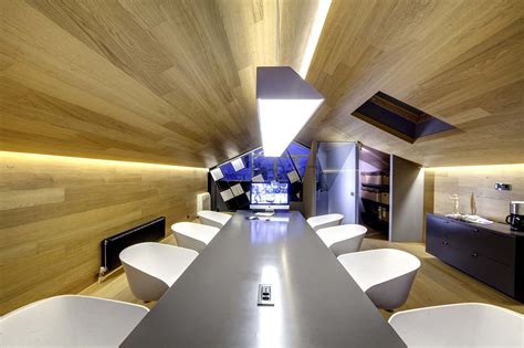 Golden Ratio Headquarter / Golden Ratio Collective Architecture | ArchDaily