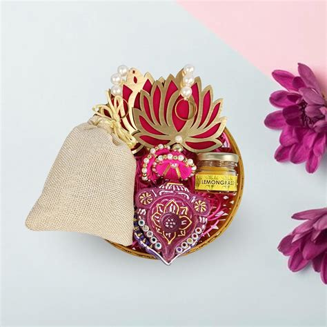 Chocoloony Chocolate Diwali Gift Basket | 10 Pcs Chocolate Potli, 2 ...